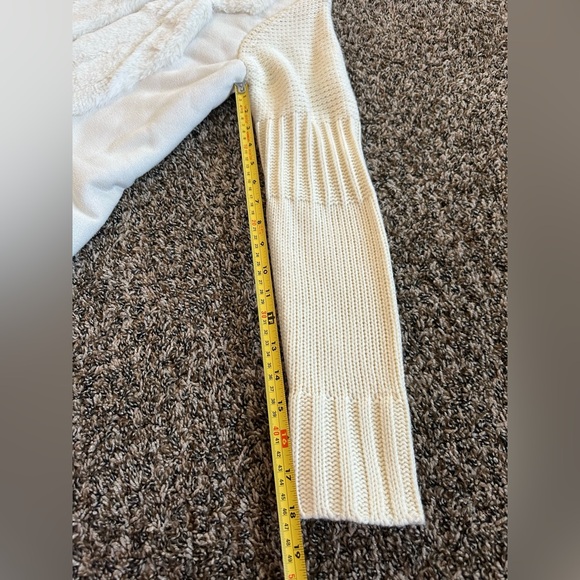 NWT Belldini Women's Black Label Cardigan Sweater -size Medium (cream) - Picture 10 of 12